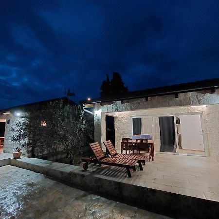 Apartmani Morovi Dvori Drage Bagian luar foto
